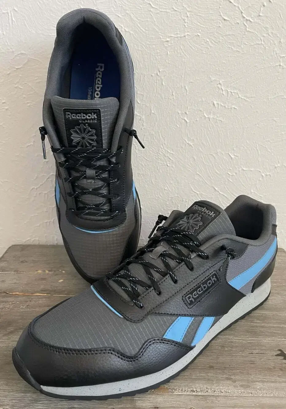 Reebok Classic Mens 15 Low Athletic Sneakers Gray Black Blue Leather & Nylon EUC